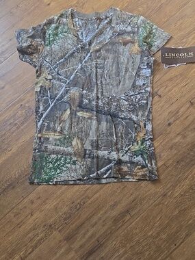 Realtree Lincoln Outfitters Camouflage T-Shirt